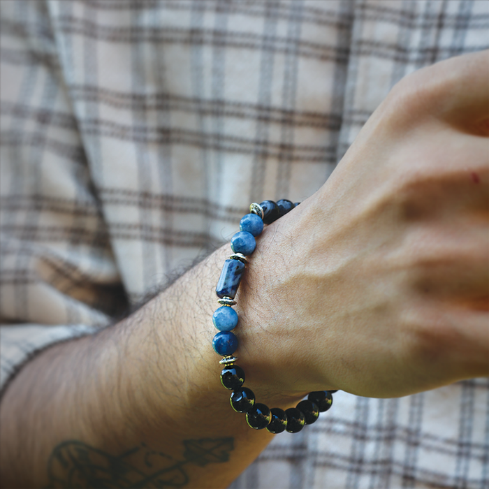 Aquarius (Kumbh Rashi) Stone Bracelet with FREE Raw Selenite Plate