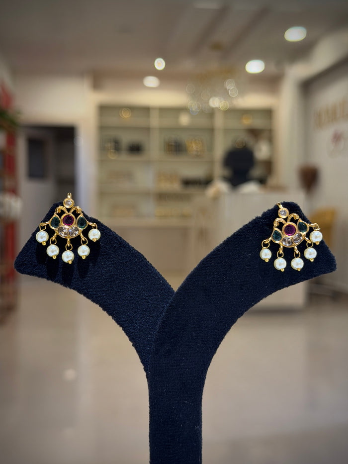 Graceful Kundan Pearl Drop Bugadi / Tops Ear Cuffs