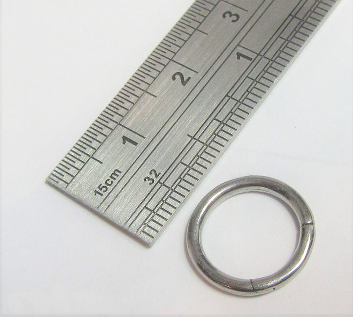 Surgical Steel Hinged Hoop 14 gauge 10 mm diameter - I Love My Piercings!